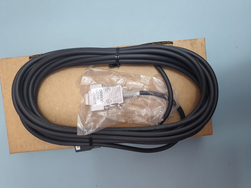 PLC 케이블 중고A(CS1W-CN626)